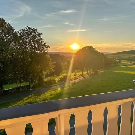 Bovenappartement In Met Balkon En Uitzicht Over Het Bos アパート ヴィンターベルク