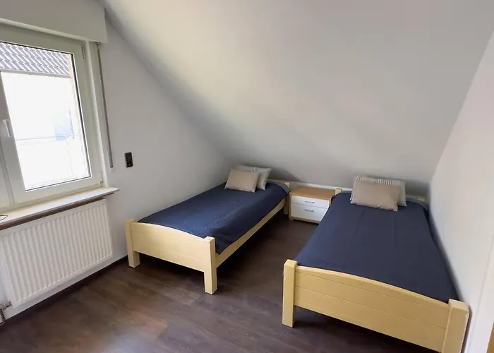 Bovenappartement In Met Balkon En Uitzicht Over Het Bos *