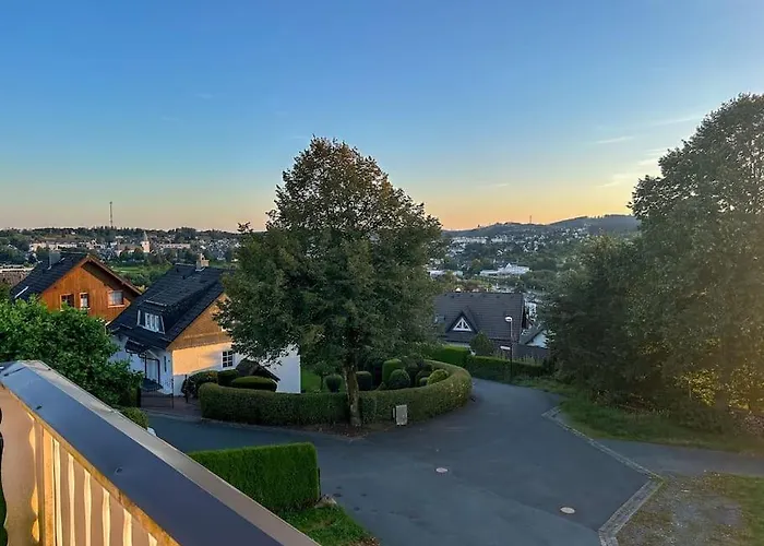 Bovenappartement In Met Balkon En Uitzicht Over Het Bos Lägenhet *